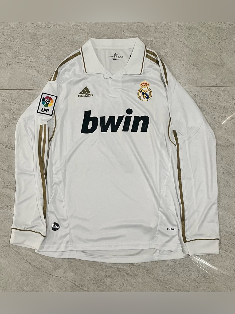 Real Madrid 11/12 Home Long Sleeve - Ronaldo #7 SIZE MEDIUM